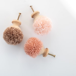 Pom Pom Drawer Knobs, Pink Nursery, Pink Dresser Drawer Handles, Pom Pom Dresser Knobs, Nursery Cabinet Pulls