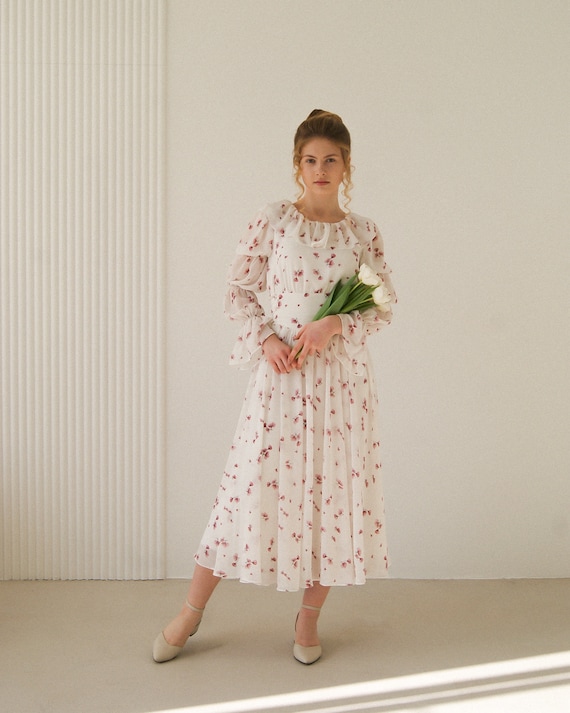 white christmas dresses A Line Floor Length Chiffon Mother Of The Bride Dress With Cape main image 0
