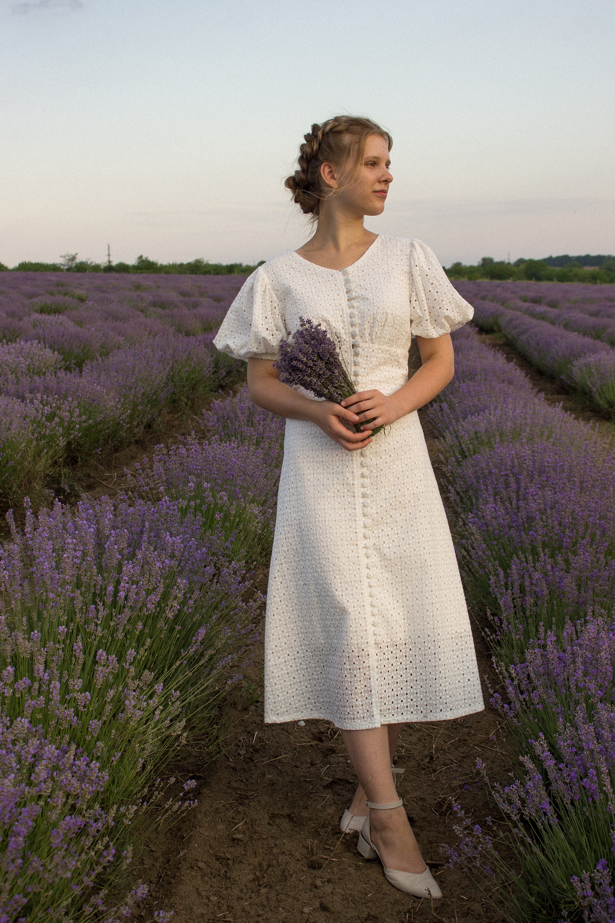 Elegant Fall Midi Wedding Dresses for Timeless Autumn Elegance
