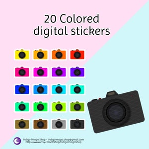 Può includere: Venti adesivi digitali con un'icona di una fotocamera in vari colori, tra cui giallo, arancione, rosso, rosa, viola, blu, verde, marrone, grigio e nero. Gli adesivi sono disposti in quattro file di cinque. L'immagine include anche un'icona di una fotocamera nera più grande.