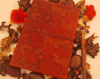 Hand-printed leather journal cm 21 x cm 14.5, Red, Leaves pattern