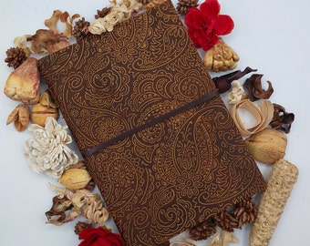 Hand-printed leather sketchbook cm 21 x cm 14.5, Brown, Baroque pattern