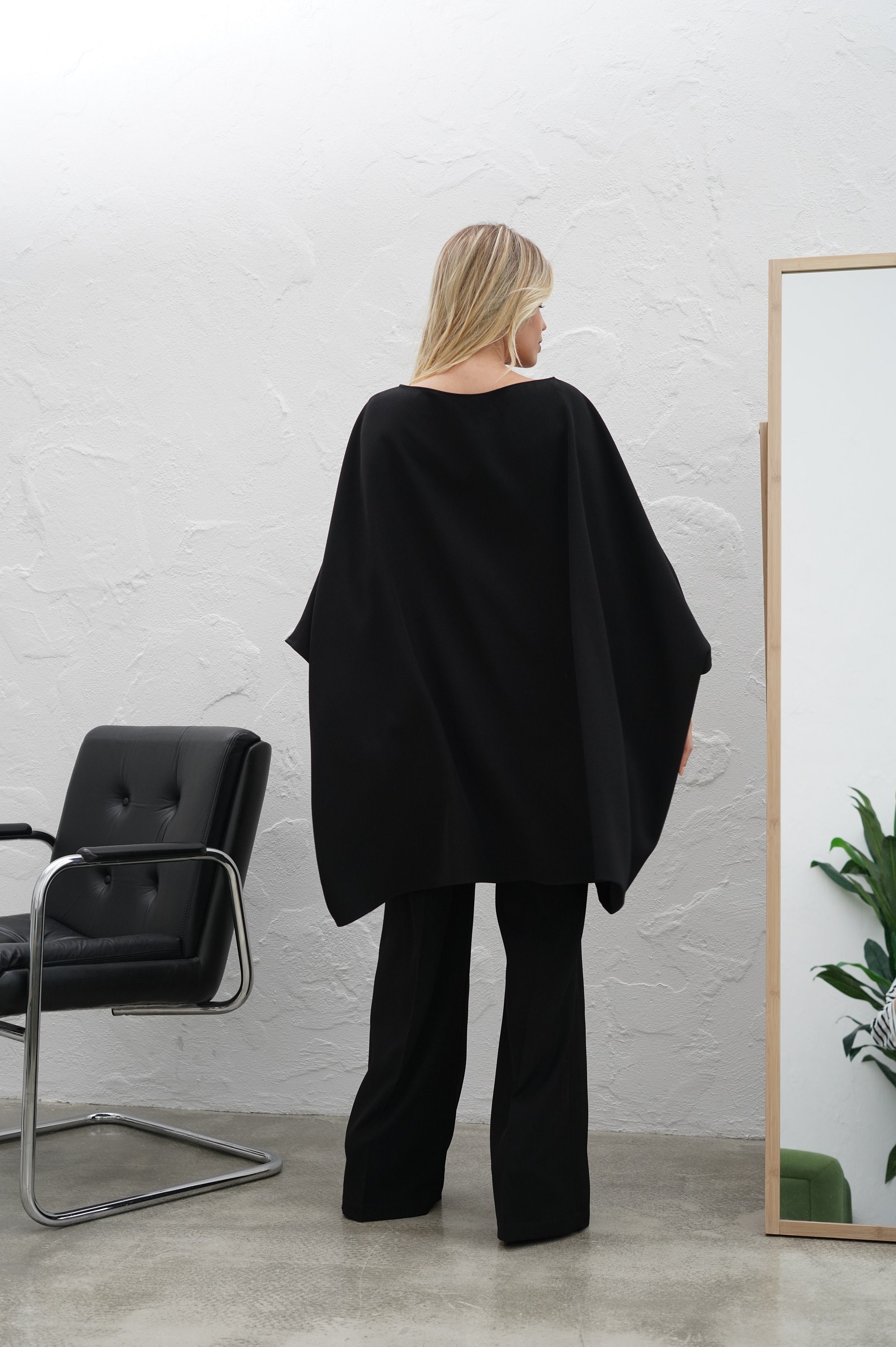 Mandy – Stylish Effortless Elegance Oversized Poncho