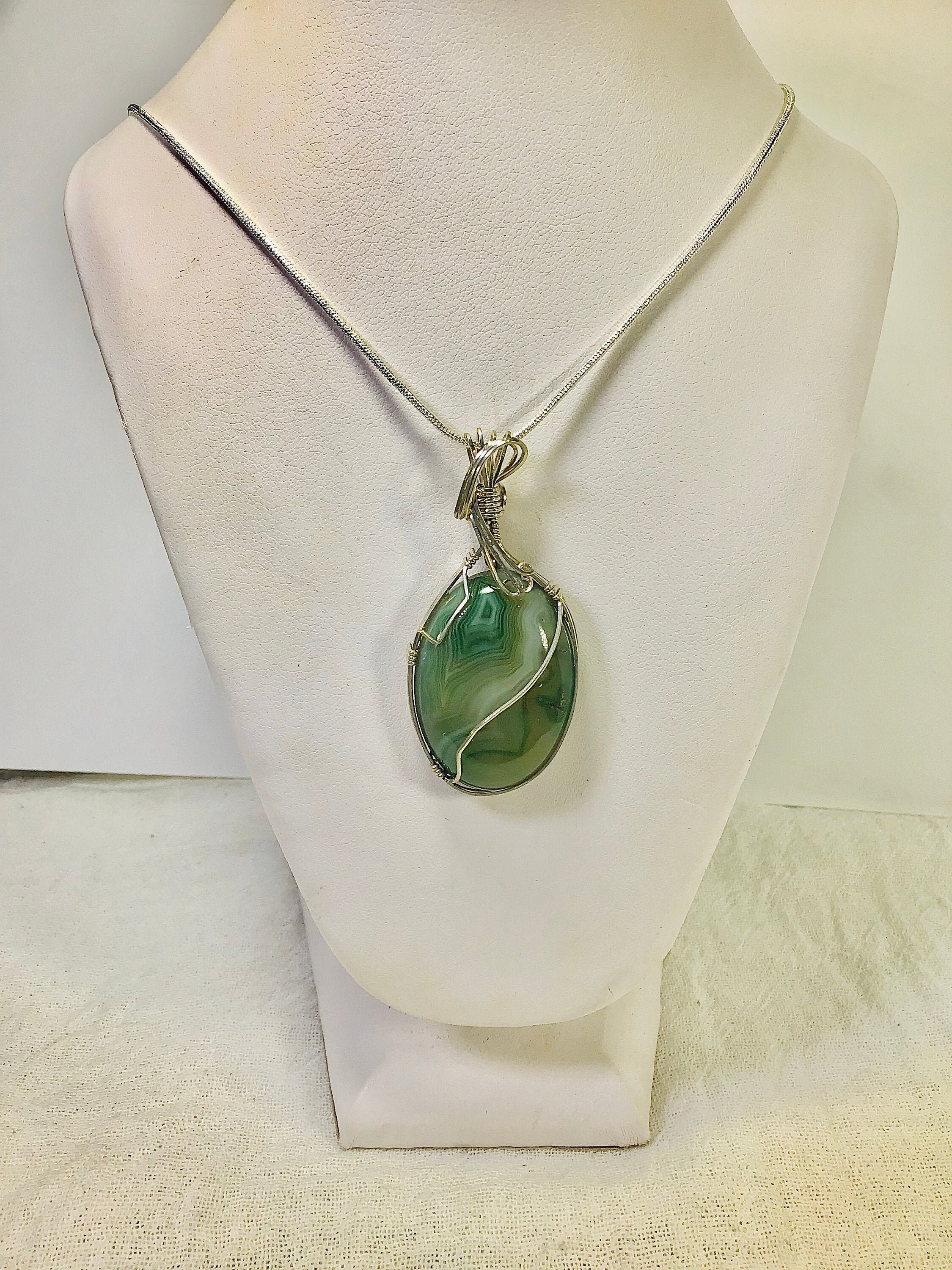 Gorgeous green agate pendant necklace | Etsy