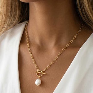 Pearl T-Clasp Necklace, Gold Toggle Necklace For Women’s, Minimalist Bridesmaid Jewelry, Perfect Gift for Her, Anniversary Gift