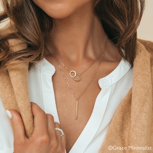 Ensemble de 2 colliers superposés liés, collier entrelacé, collier barre verticale, petit ensemble de colliers en or, cadeau minimaliste pour elle image 2
