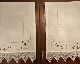 Curtains embroidered by hand in Italy with crochet lace. Curtains hand embroidered in Italy with crochet lace.