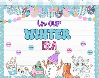 Puede incluir: Kit de tablero de anuncios editable con temática invernal. El kit incluye una pancarta de título que dice "In Our Winter Era" y presenta un muñeco de nieve, un árbol de invierno, un copo de nieve y una bota de invierno. El kit también incluye etiquetas de nombre para los estudiantes.