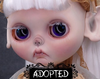 Bat Blythe, Vampire Blythe, Blythe Doll, Gothic Blythe, OOAK Blythe, Vamp Blythe, Vampire Doll, Bat Doll, Spooky Blythe, Vintage Blythe