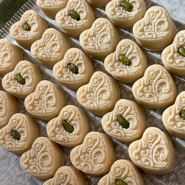 Klassisches handgemachtes Mandel-Marzipan – vegan/glutenfrei. Desserts für Duschen, Gastgeschenke und Hochzeiten