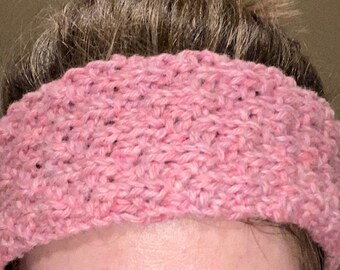 Calentador de orejas de punto rosa hecho a mano