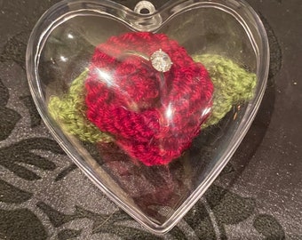Knitted rose with gift box
