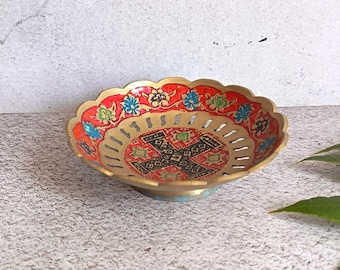 Cuenco/platillo antiguo de latón esmaltado con cruz de Jerusalén, 10 cm
