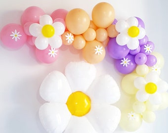Boho Flower Balloon Garland, Daisy First Birthday Decorations, Groovy Party Decorations, Daisy Theme Birthday, Flower Power, Bridal Shower