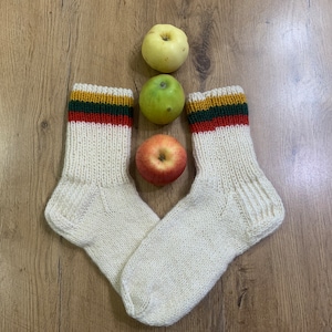 Chaussettes en laine lituaniennes tricotées à la main - Chaussettes d'hiver - Super cadeau de Noël - Chaussettes pour femmes et hommes - Laines - Lituanie