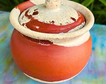 Pot à bijoux fait main couleur terre cuite et aspect pierre