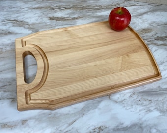 Maple Cutting Board with Handle, Juice Groove (16" x 10 1/2")