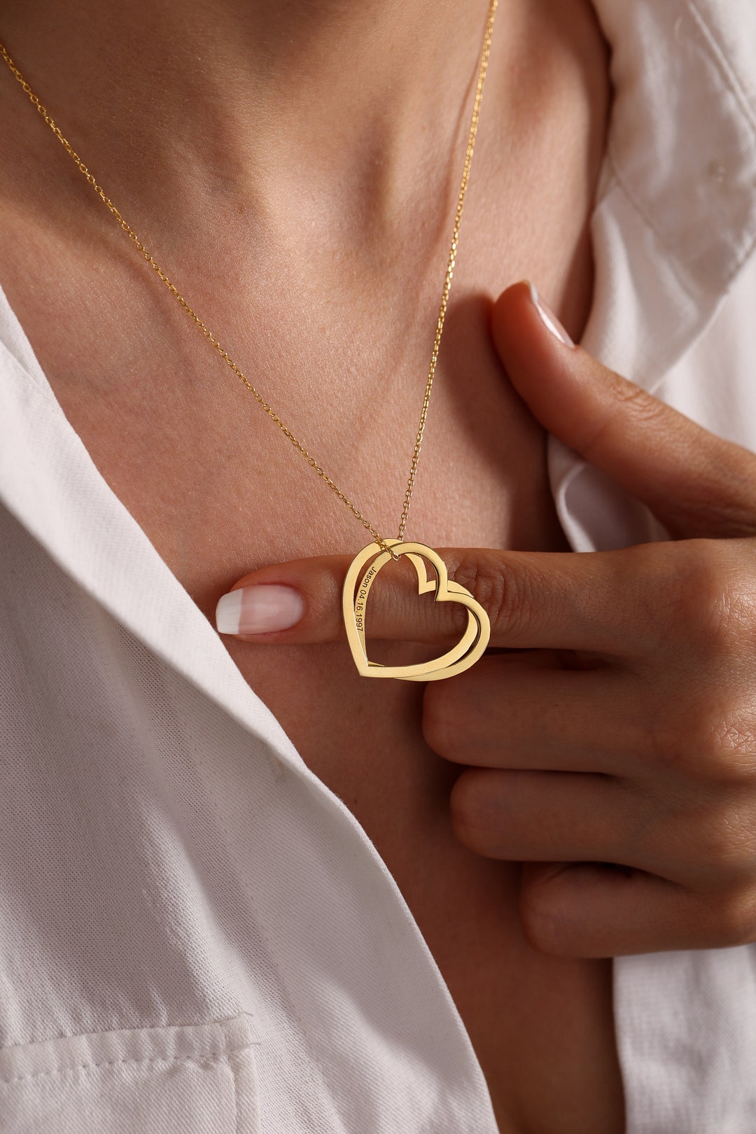 Double heart engraved necklace Clearance