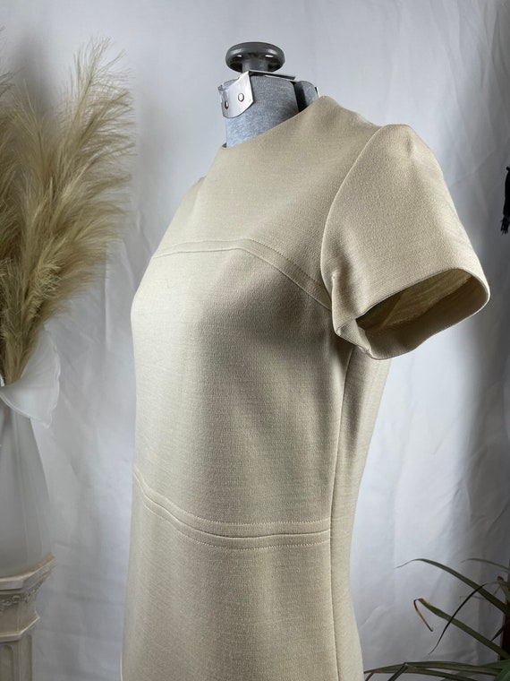 1960s Short Sleeve Taupe Shift Dress - image 2