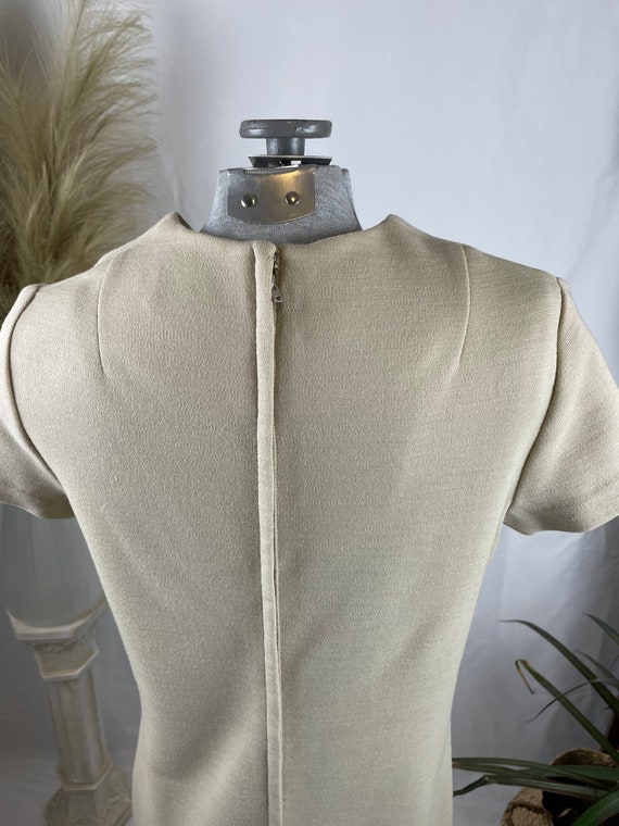 1960s Short Sleeve Taupe Shift Dress - image 7