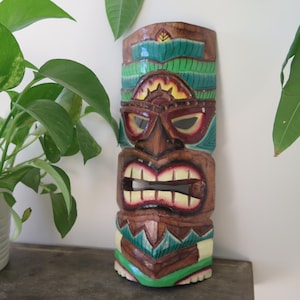 Hawaiianische Inseln Handgemachte geschnitzte hölzerne 12 &quot;Tiki-Schablonen-Wand-Dekor-hängende Tiki-Bar-Mannhöhle