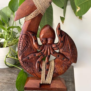 Hawaiian Hand Made Solid Carved Wood Polynesian Octopus On Fish Hook Home Decor