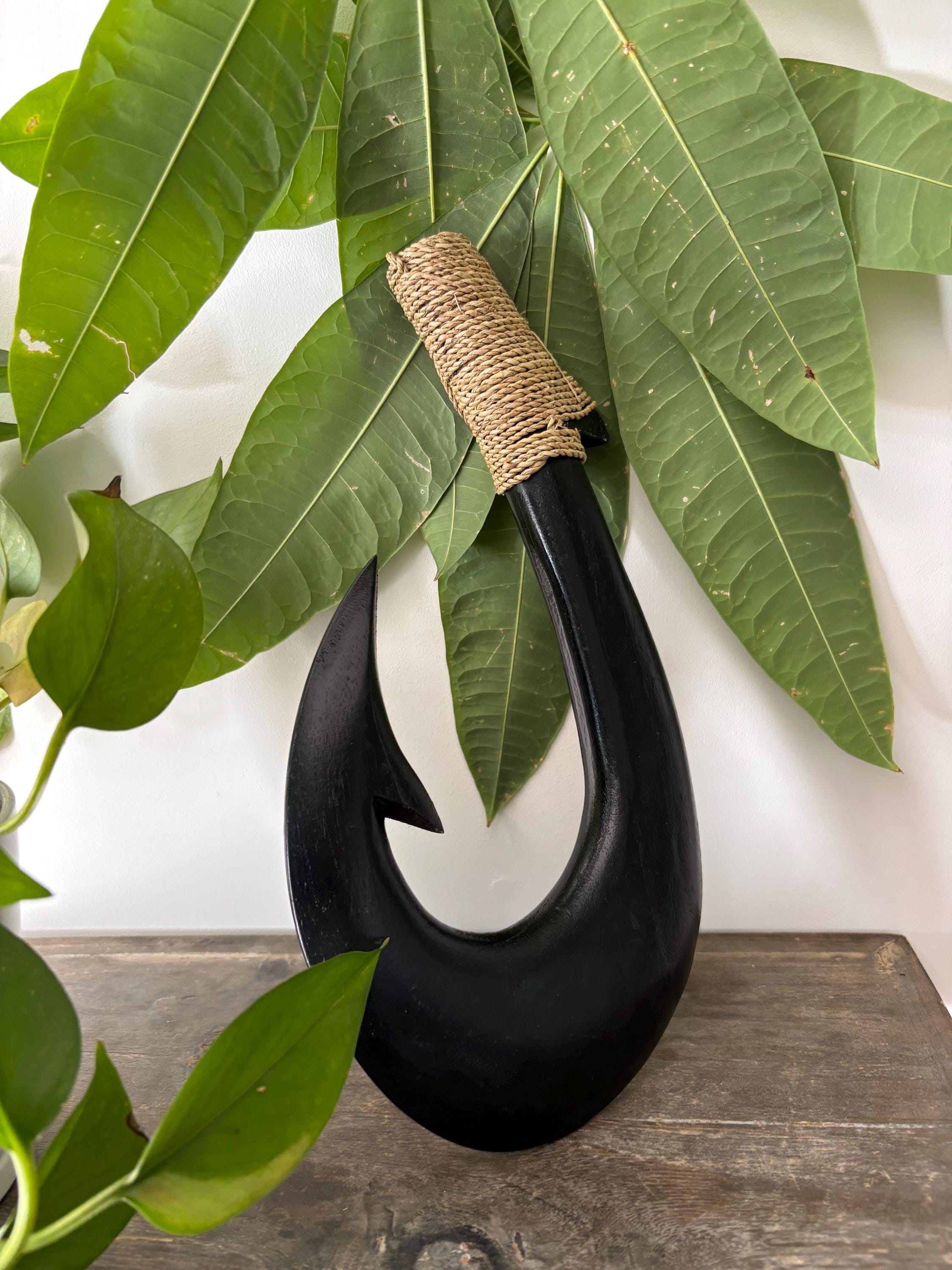 ハワイの手作り壁飾り飾り板、無垢の黒木製、ポリネシアンフィッシュ