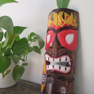 Hawaiianische Inseln Handgemachte geschnitzte hölzerne 12 &quot;Tiki-Schablonen-Wand-Dekor-hängende Tiki-Bar-Mannhöhle