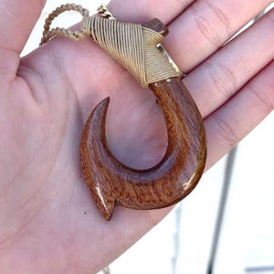 Hawaiian Jewelry Genuine Koa Wood Fish Hook Maori Pendant Choker/Necklace