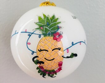 Hawaiian Hand Painted Hula Dancing Pineapple Mele Kalikimaka Hawaii Christmas White Glass Ornament