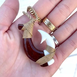 Hawaiian Jewelry Genuine Koa Wood w/ Buffalo Bone Fish Hook Maori Pendant Choker/Necklace