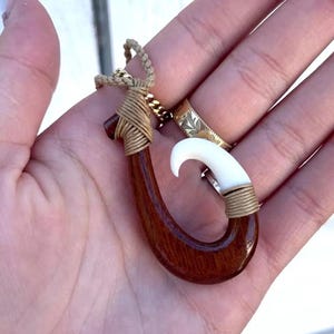 Hawaiian Jewelry Genuine Koa Wood w/ Buffalo Bone Fish Hook Maori Pendant Choker/Necklace
