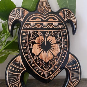 ハワイの手作り壁飾り飾り板、無垢の黒木製、ポリネシアンフィッシュ