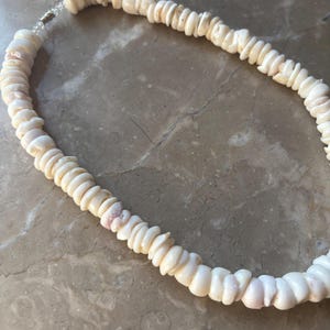 Hawaii Souvenir Surfer Jewelry Handmade White Natural Genuine Authentic 18&quot; Puka Shell Necklace