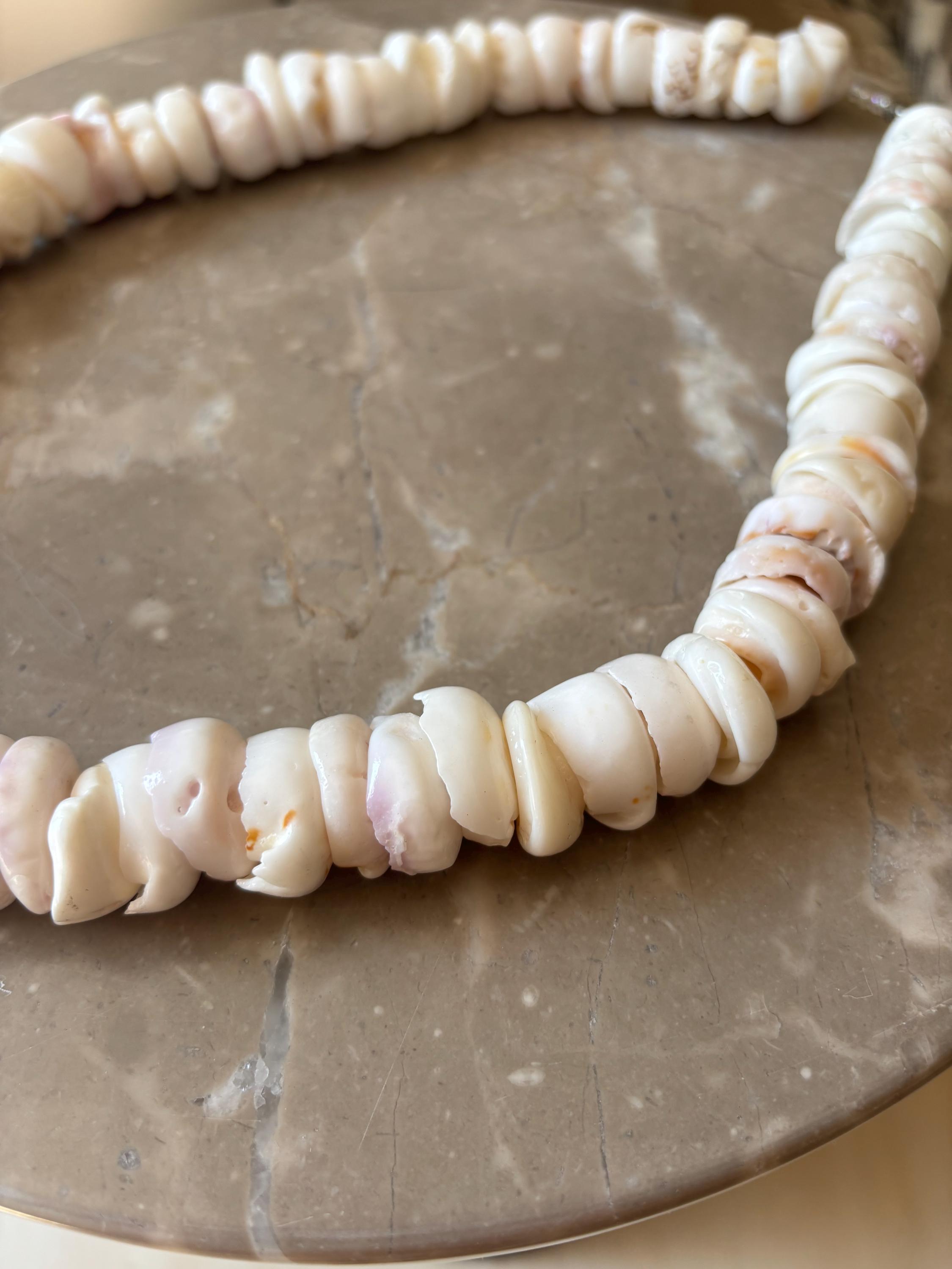 ハワイのお土産 サーファー向けジュエリー ハンドメイド ホワイト 天然 