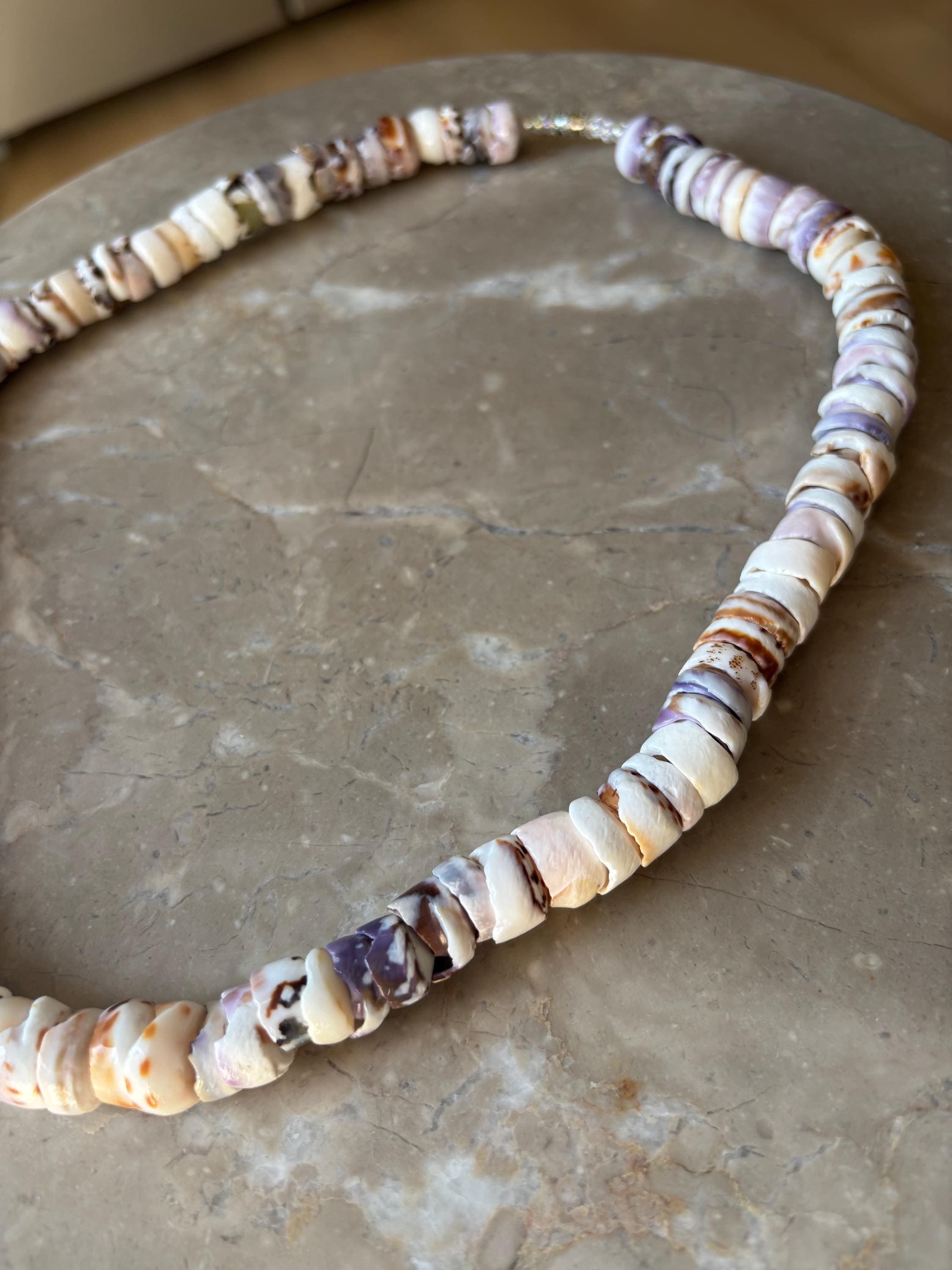 ハワイ土産サーファージュエリー ハンドメイド ホワイト ナチュラル 