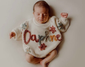 Gepersonaliseerde babytrui, regenboogbaby, babynaamtrui, regenboogbabyoutfit, neutrale regenboog