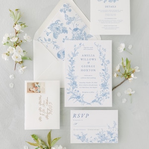 Hochzeitseinladungsvorlage hellblaue Blumen, Hochzeitseinladungsvorlage hellblaue Blumen bearbeitbar in Leinwand, Wildblumenkranz Hochzeitseinladung
