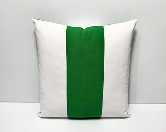 Capa de almofada decorativa em verde-floresta e branco, capa para almofada de sofá, capa de almofada lombar de design.