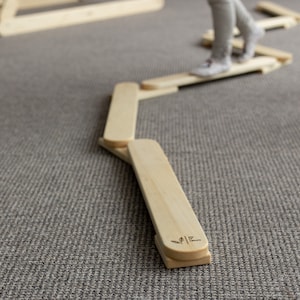 Balance strahl, introductory wood balance beam for kids, wooden balance beam, Schwebebalken, Balancierstrahl, kids activity, wood toy