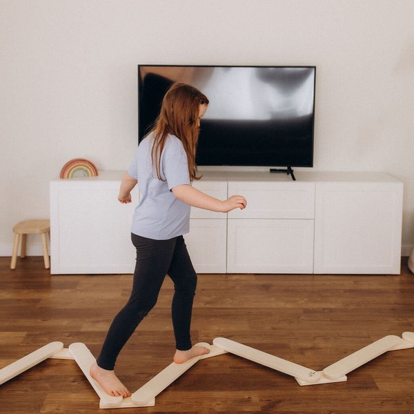 Balance beam, wooden balance beam, Schwebebalken, toddler balance, kids activity, balancieren kinder, balancierstrahl, toddler balance beam