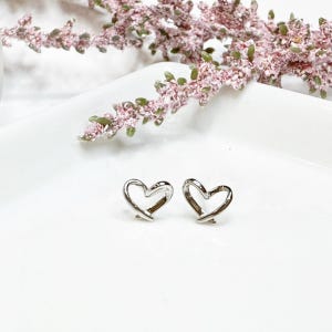 Heart Outline Stud Earrings, Dainty Silver Open Heart Earrings, Heart Studs, Minimalist Wedding Jewelry Gift for Bride, Single Earring Stud
