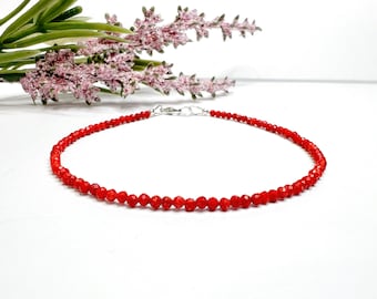 Pulsera delicada de coral rojo, pulsera pequeña de cuentas de coral, pulsera sencilla de cuentas rojas, coral rojo minimalista, coral italiano natural, coral facetado