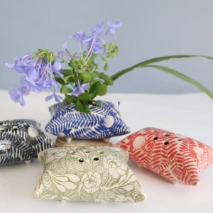 Flower Vase, Idea Small Ikebana Flower Holder, Floral Arraugrments, Idea Small Flower Holder, Table Centerpiece vase, Wedding Favor,