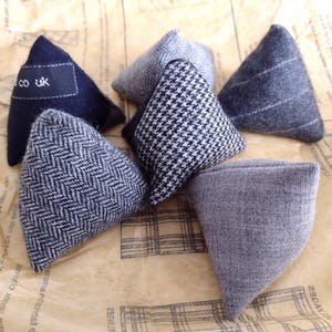Dressmakers weights, neat, petite and perfectly portable, set of 6 pyramid fabric pattern weights