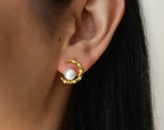 Moon and Star Stud Earrings, Gold Earrings for Women, Celestial Earrings, Minimalist Earrings