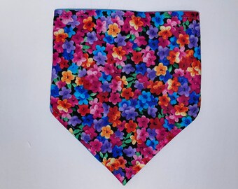 Flowers on white and light coral pattern Reversible snap-on dog bandana In full bloom