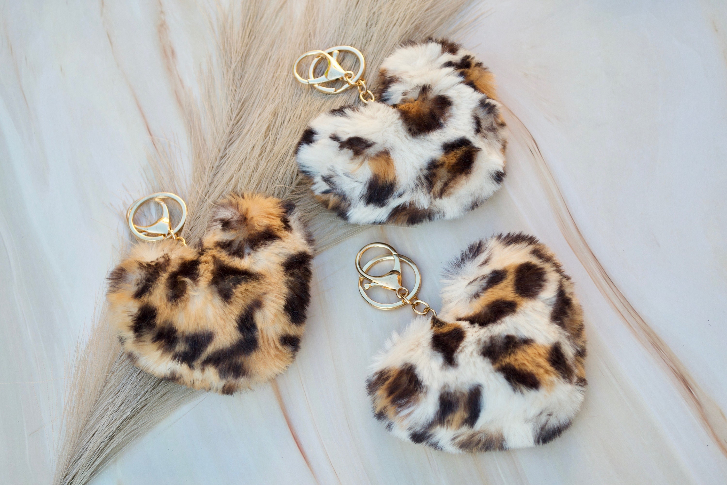 Leopard Fuzzy Pom Pom Keychain – Sstyle Boutique