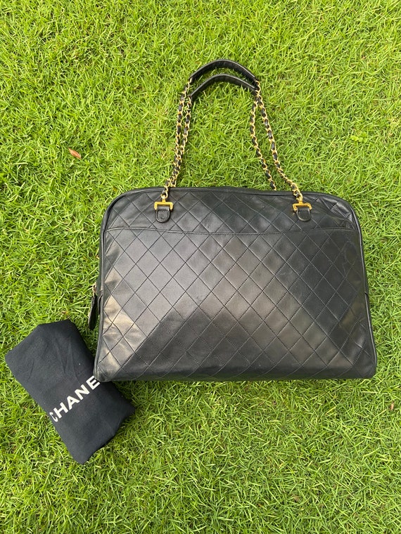 Chanel Black Quilted Lambskin Vintage Flap Bag – The Hosta