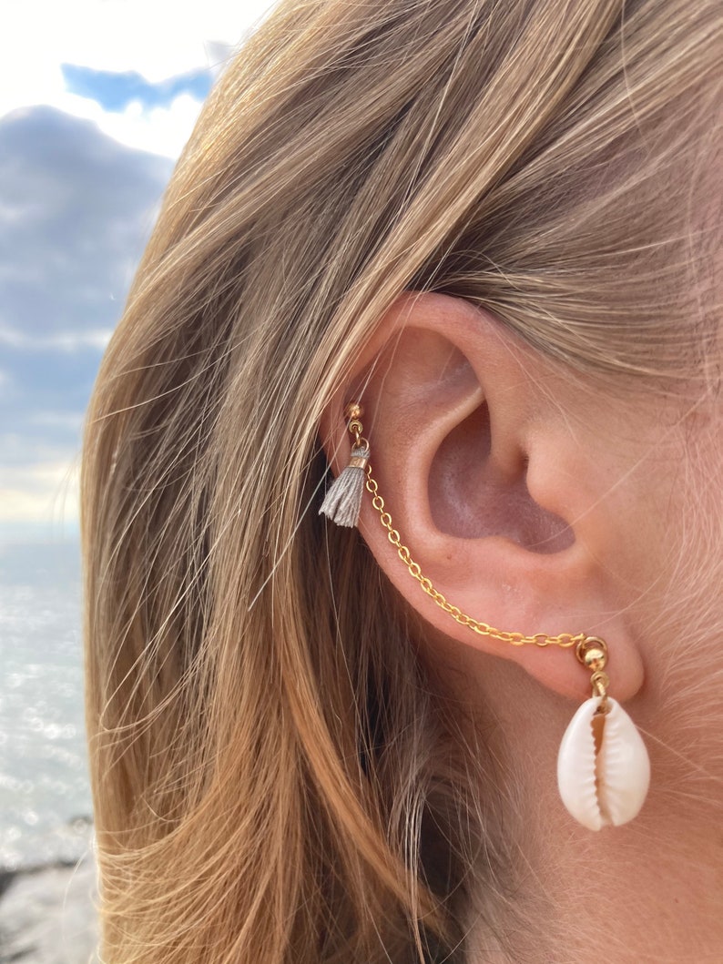 Bohemian golden chain earring with cauri shell /& grey blue pompon for helix piercing 1 only